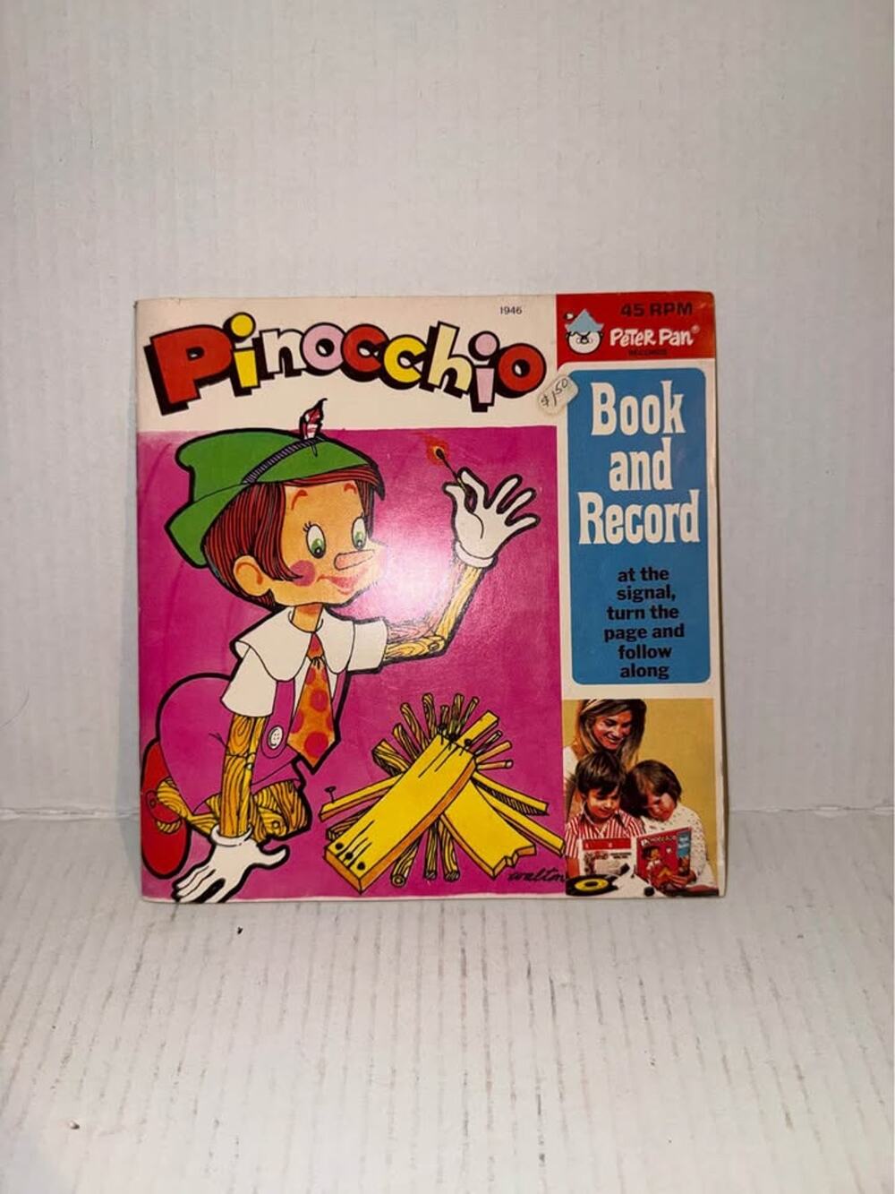 Vintage PINOCCHIO 45RPM Vinyl Record And Book 1946 - TESTED!